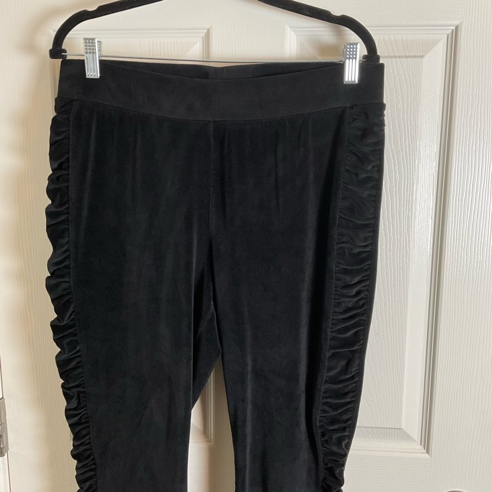 TORRID Signature Waist Ruched Velour Side Leggings Black Plus Size 2 18-20 - Picture 4 of 10